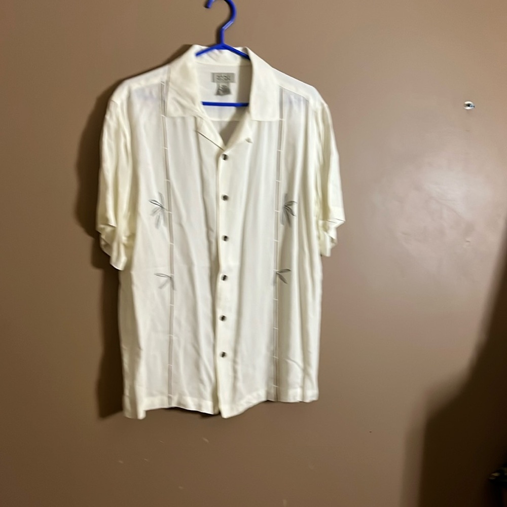 😄100% rayon button down vacation shirt. B6